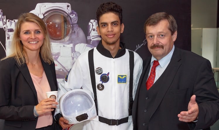 Christiane Fellner und Werner Gruber mit Astronaut © leadersnet.at / A. Felten