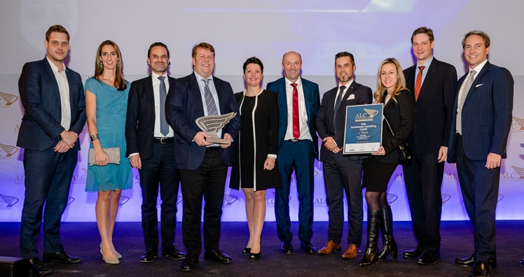 Das Team der EHL Investment Consulting um die beiden Geschäftsführenden Gesellschafter Michael Ehlmaier und Franz Pöltl nahm die Auszeichnung in Wien für "Unternehmen national mit über 10 Millionen Euro Umsatz" entgegen. © EHL Investment Solutions Das Team der EHL Investment Consulting um die beiden Geschäftsführenden Gesellschafter Michael Ehlmaier und Franz Pöltl nahm die Auszeichnung in Wien für "Unternehmen national mit über 10 Millionen Euro Umsatz" entgegen. © EHL Investment Solutions