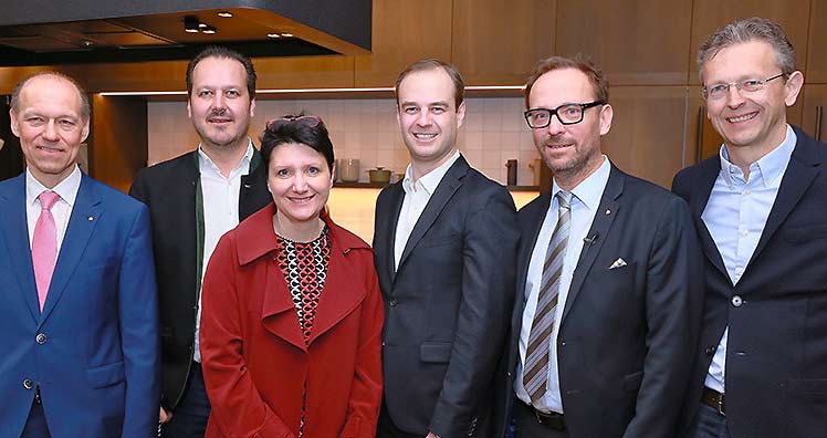Siegfried Maier, Karl Haring, Sandra Bauernfeind, Florian Polak, Hans Peter Giovanelli und Hans Jörg Ulreich feiern neue Design-Highlights © leadersnet.at / G. Langegger 