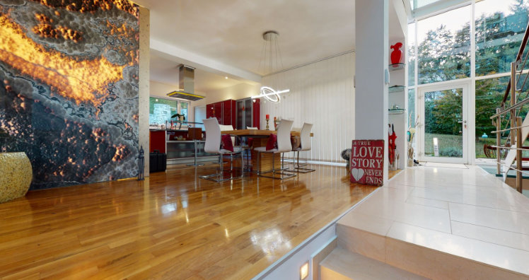 Eingangsbereich und Küche © RE/MAX Park