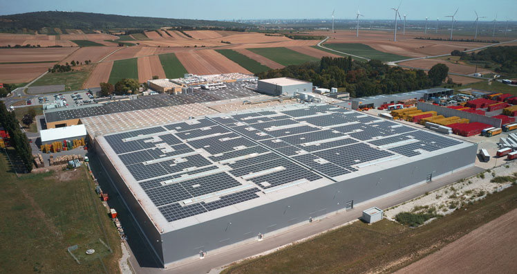 Größte Photovoltaikanlage des Burgenlands in Edelstal Größte Photovoltaikanlage des Burgenlands bei Coca-Cola HBC in Edelstal © OBSCURA Größte Photovoltaikanlage des Burgenlands in Edelstal Größte Photovoltaikanlage des Burgenlands bei Coca-Cola HBC in Edelstal © OBSCURA