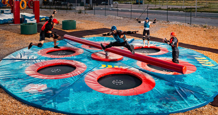 (c) Maxx-e_Oleksii Zakharov