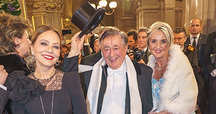 Ornella Muti, Richard Lugner und Karin "Zebra" Karrer beim bis dato letzten Opernball im Jahr 2020. © Andreas Tischler