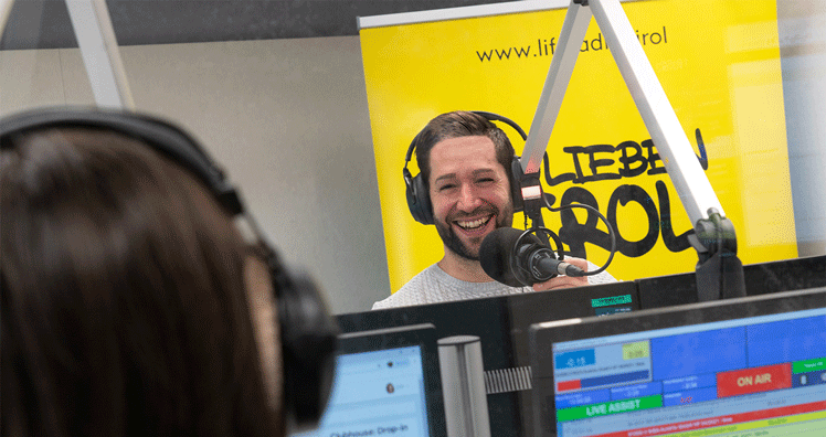 Moderator Manolito Licha @work (Life Radio Tirol) © Life Radio Tirol Moderator Manolito Licha @work (Life Radio Tirol) © Life Radio Tirol