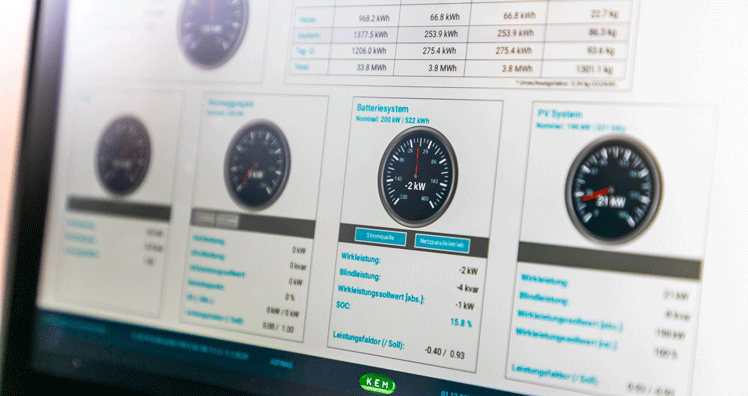 Das Energiemanagementsystem (EMS) visualisiert den Status aller Energiequellen in der Autobahnmeisterei. ©ASFINAG/ Oliver Wolf Das Energiemanagementsystem (EMS) visualisiert den Status aller Energiequellen in der Autobahnmeisterei. ©ASFINAG/ Oliver Wolf