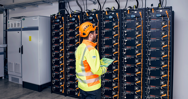 Der Batteriespeicher verfügt über eine Kapazität von 550 kWh. © K.E.M. Montage GmbH/ Florian Schulte Der Batteriespeicher verfügt über eine Kapazität von 550 kWh. © K.E.M. Montage GmbH/ Florian Schulte