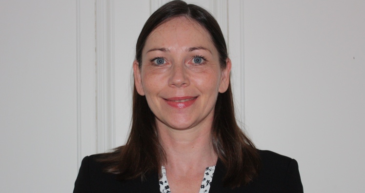 © Comm:unications © Comm:unications