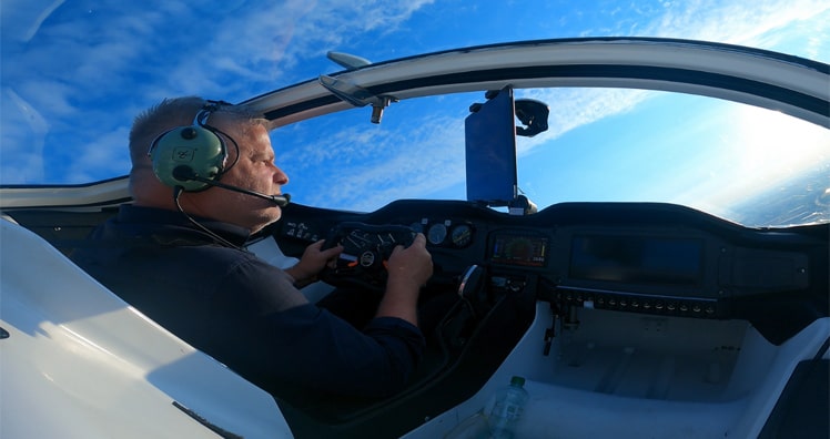 Erfinder Stefan Klein bei einem AirCar-Testflug. © Klein Vision