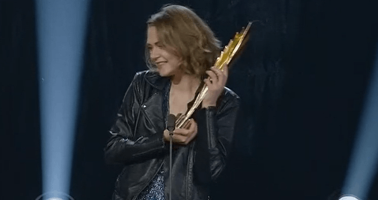 Rieke Süßkow bekam den Nestroy in der Kategorie "Bester Nachwuchs weiblich" © ORF III