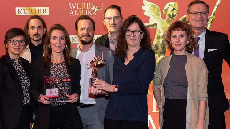 Das "goldene" Samariterbund-Team mit dem Kurier-Medienhaus Geschäftsführer Thomas Kralinger (hinten rechts) © Christian Dusek