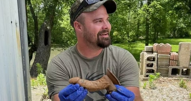 Wels mit Dildo im Magen