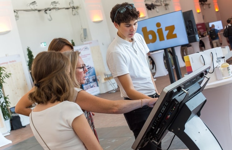 BIZ (c) D. Mikkelsen