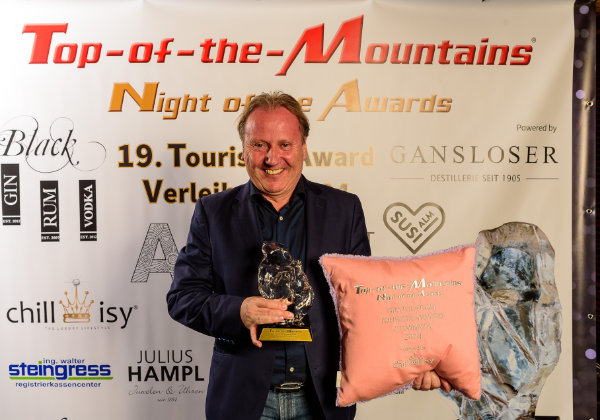 Sepp Greil gewinnt den Touristik Award in der Kategorie "Best Unternehmer“ © LEADERSNET/M. Kaltenböck