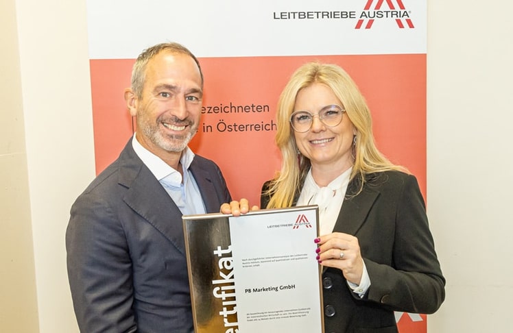 Georg Hofherr und Monica Rintersbacher bei der Zertifikatsübergabe im Oktober 2023 © Christian Mikes