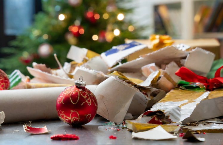 So geht Mülltrennung zu Weihnachten richtig © Firefly KI generiertes Bild/Brantner