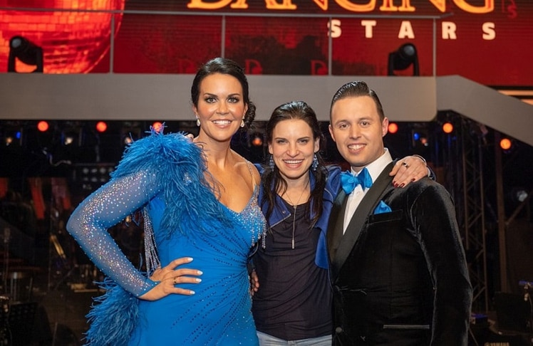 Martina Reuter und Nikolaus Waltl hier mit Conny Kreuter (Mitte) mussten die Show als erstes Tanzpaar verlassen. © LEADERSNET/R. Brunhölzl