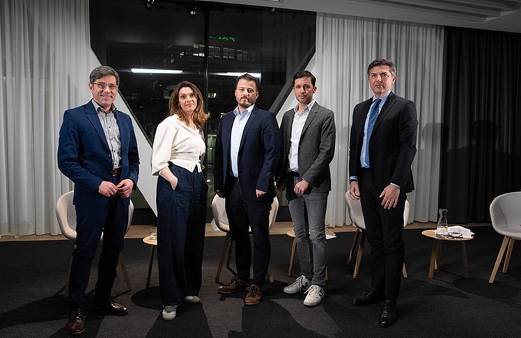 Andreas Jäger, Barbara Blaha, Sebastian Koch, Klaus Schwertner und Robert Zadrazil, CEO der Unicredit Bank Austria © Bank Austria