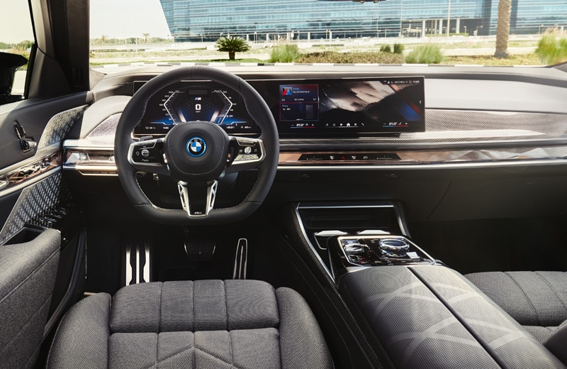 BMW i7 M70