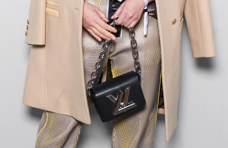 Das Modell Twist von Louis Vuitton gilt als neuer Klassiker in der Riege der Investment-Bags. Eingeführt wurde die Tasche 2015, hier zu sehen bei der aktuellen Pre Fall Show 2023. © Louis Vuitton
