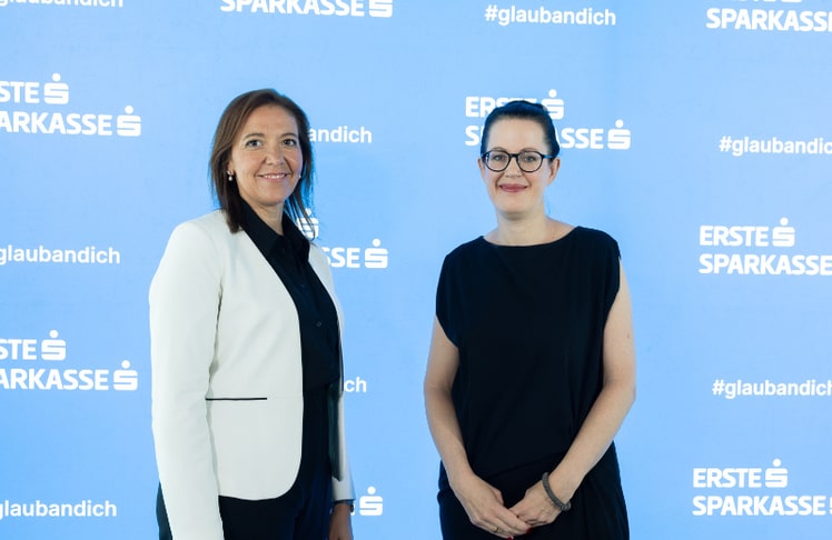 Martina Hirsch, Geschäftsführerin s REAL Immobilien (links) und Gerda Holzinger-Burgstaller, CEO der Erste Bank Oesterreich © Marlena König