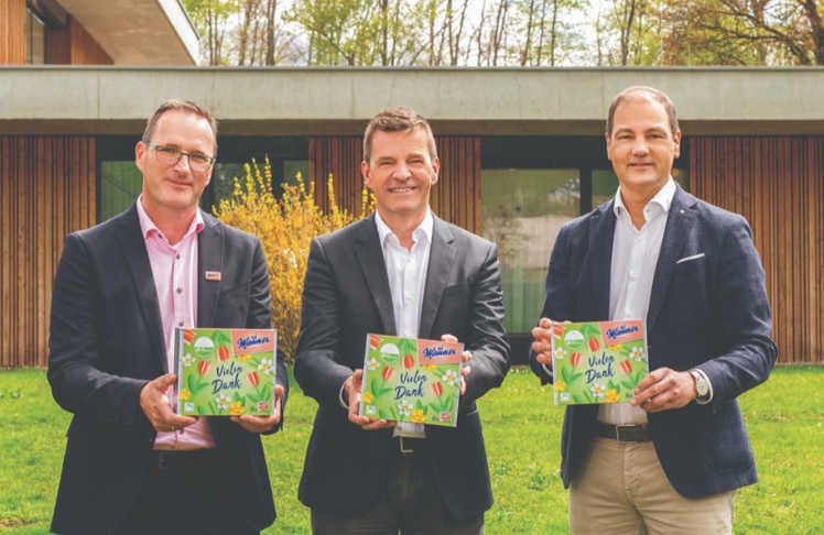 V.l.n.r.: Andreas Kutil, CEO Manner, Christian Moser, GF SOS-Kinderdorf und Johannes Holzleitner, Interspar-GF ©