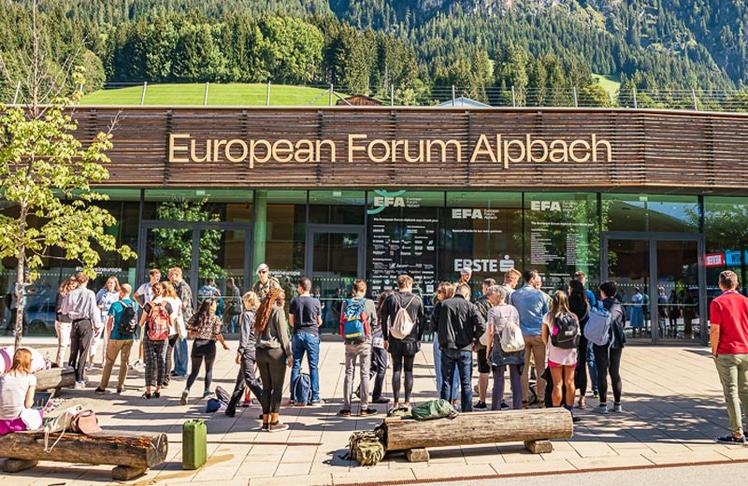 Das bekannte Wissenschafts-Forum findet seit 1945 jährlich in Alpbach statt und befasst sich mit interdisziplinären Themen. © LEADERSNET/A. Felten