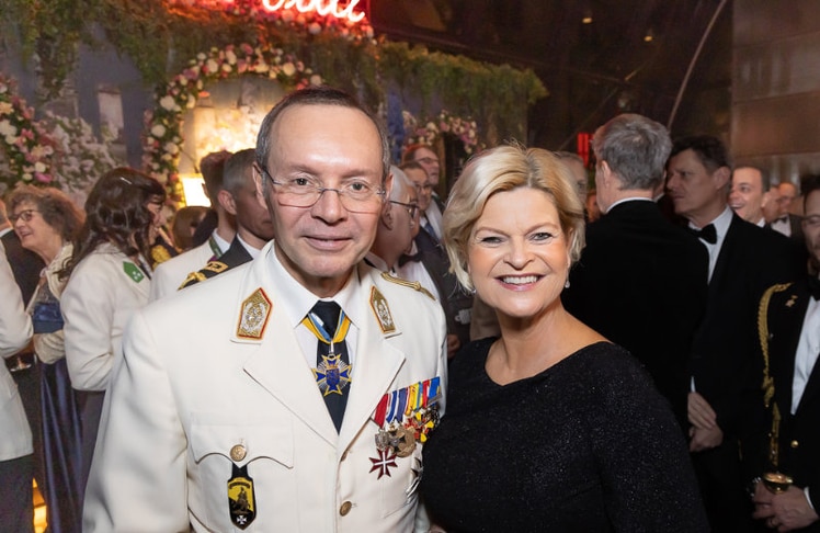 General Rudolf Striedinger und Verteidigungsministerin Klaudia Tanner © LEADERSNET/C. Mikes
