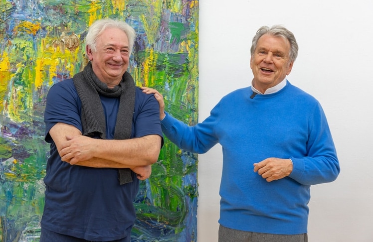 Nikolaus Moser (links) und der langjährige Freund und Sammler des Künstlers Hans Peter Haselsteiner bei der Eröffnung der Ausstellung in St. Pölten. ©leadersnet.at / S. Oblak
