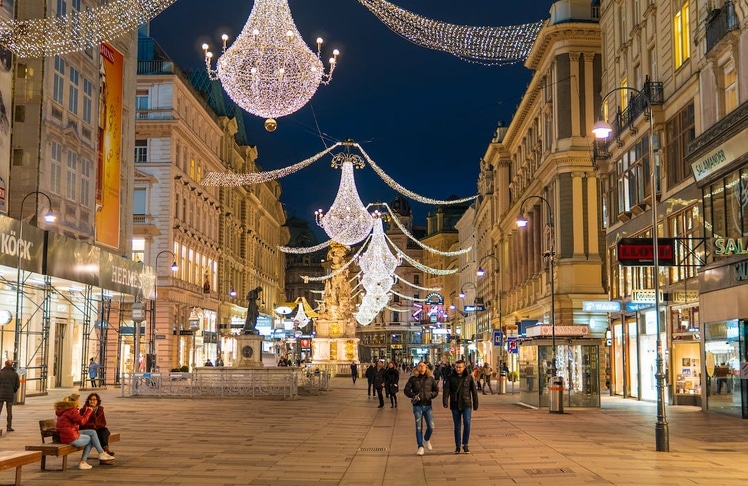 Die Analyse zeigt, dass Bekleidungshändler:innen in der Wiener Innenstadt die höchsten Mieten zahlen. © Pexels/Anton Uniqueton
