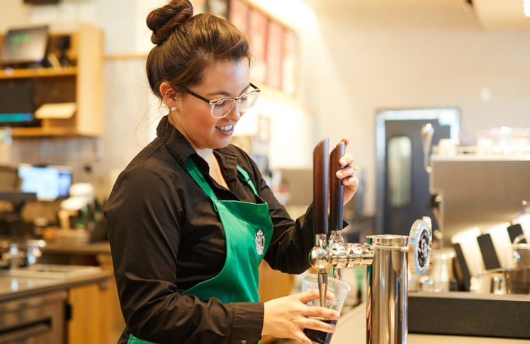 Starbucks eröffnet zweiten Standort in Tirol © Victor Malyshev
