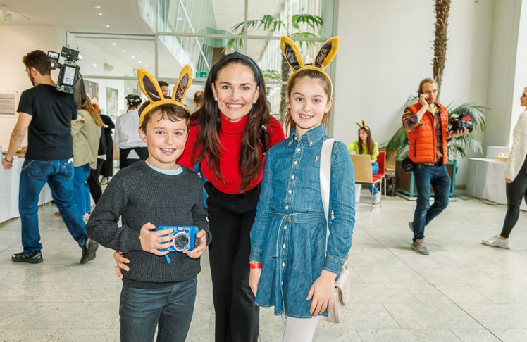 Tanja Duhovich mit ihren beiden Kindern Niki und Giorgos © LEADERSNET/A. Felten