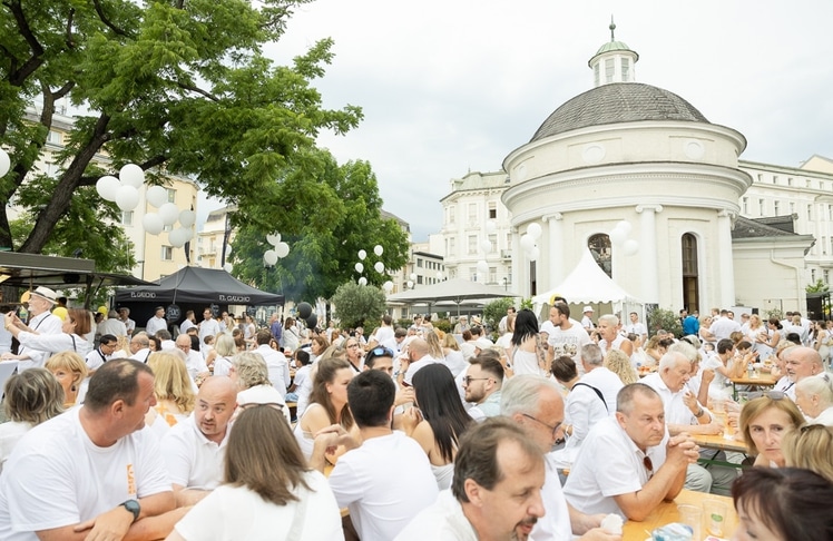 Baden in Weiss (c) S. Kollerics