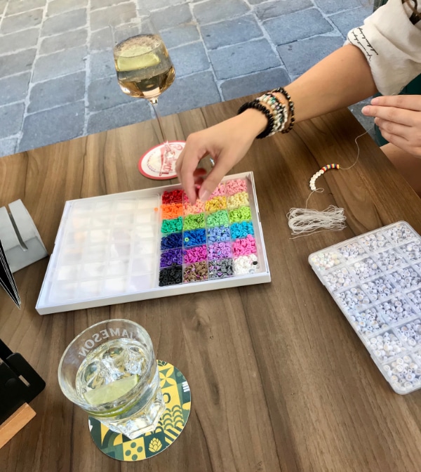 Bracelets Taylor Swift © LEADERSNET/ JT