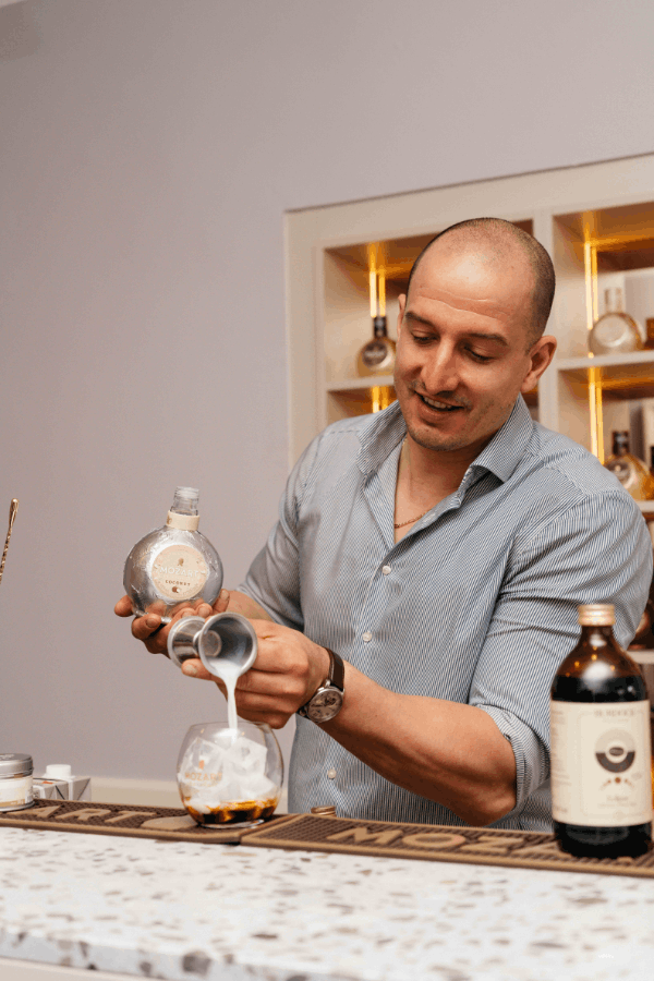 © Mozart Chocolate Liqueur / Ralph Darabos