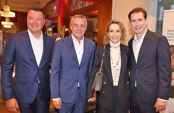 Sebastian Kurz lädt wieder zu "Schinkenfleckerl & Gin Tonic"