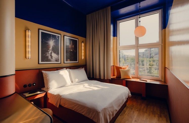 (c) The Companion Vienna