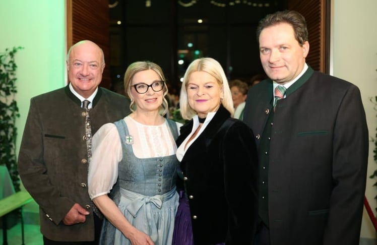 V.l.n.r.: Bundeskanzler Christian Stocker, Grünes Kreuz Präsidentin Christa Kummer, Verteidigungsministerin Klaudia Tanner und Bundesminister Norbert Totschnig