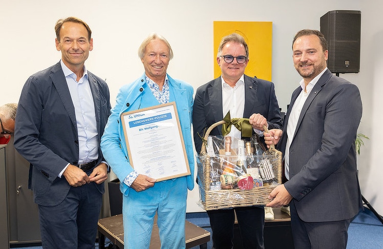 V.l.n.r.: Uniqa-Vorstandsvorsitzender Andreas Brandstetter, Uniqa-Generalagent Wolfgang Höltl, Uniqa-Vertriebsvorstand Peter Humer und Uniqa-Vertriebsleiter für Wien Manuel Pinetz.