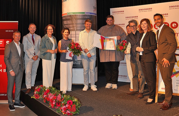V.l.n.r.: Dominik Sobota (Geschäftsführer Progress Werbung), Bernhard Auinger (Bürgermeister der Stadt Salzburg), Daniela Gutschi (Landesrätin), Cay Bubendorfer (Presse und Marketing, Salzburg Museum), Peter Lechner (kuratorisches Konzept und Design), Leon Beu (kuratorisches Konzept und Design), Gudrun Fleischmann-Oswald (Vorstand Initiative Architektur), Martin Hochleitner (Direktor Salzburg Museum), Waltraud Langer (ORF-Landesdirektorin Salzburg) und David Nowotny (Prokurist Progress Werbung).