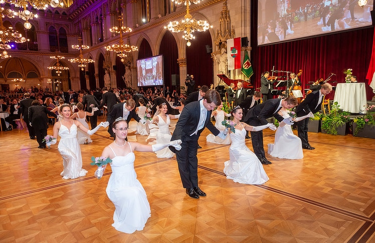 Eröffnet wurde der Ländle-Ball von den Tanzpaaren der Tanzschule Elmayer.