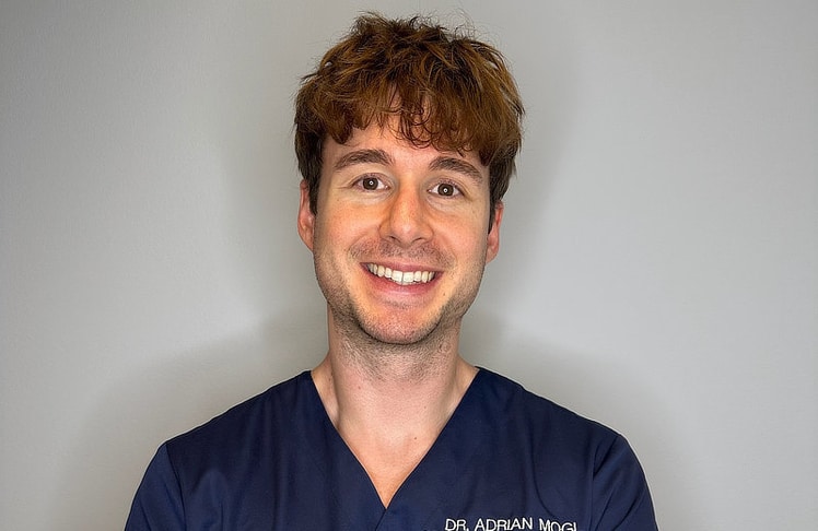 Adrian Mogl (Arzt und Diplom-Mikronährstoffcoach, Mitgründer des Longevity Center Dr. Luidold) beleuchtet die wissenschaftliche Perspektive auf Kälteanwendungen und ihren Einsatz zur Regeneration. © privat
