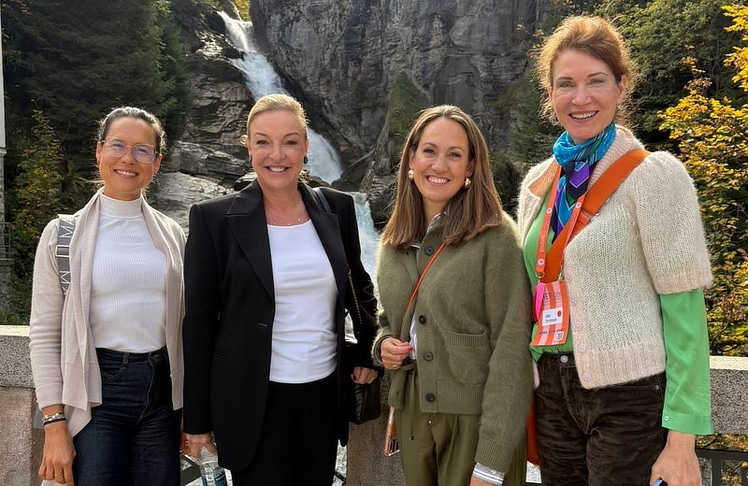 V.l.n.r.: Sandra Lahnsteiner-Wagner (Freeriderin und Filmemacherin), Kristina Hammer (Präsidentin der Salzburger Festspiele), Bianca Schwarzjirg (Initiatorin des Her:izon Women Summit) und Silke Christmann (Medientrainerin).