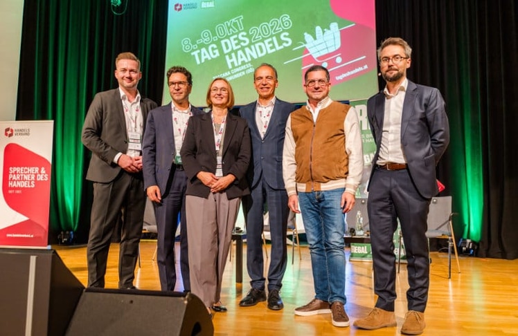 V.l.n.r.: Handelsverband-Geschäftsführer Rainer Will, Markus Kaser, stellvertretender Spar-Vorstandsvorsitzender,  Gabriele Zgubic-Engleder von der Arbeiterkammer, Günter Thumser vom Markenartikelverband, Rewe-Vorstand Marcel Haraszti und Gerald Kühberger, Pressesprecher des Handelsverbandes. 