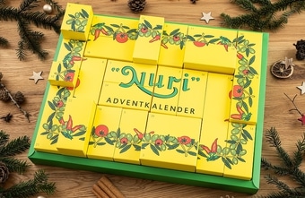 Nuri füllt seinen ersten Adventkalender mit Sardinen und weiteren Spezialitäten