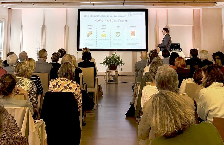 Die Teilnehmer:innen erhielten wissenschaftlich fundierte Impulse für ein gesundes Altern und erfuhren, wie eng die Gesundheit von Mensch, Tier und Umwelt miteinander verbunden ist.