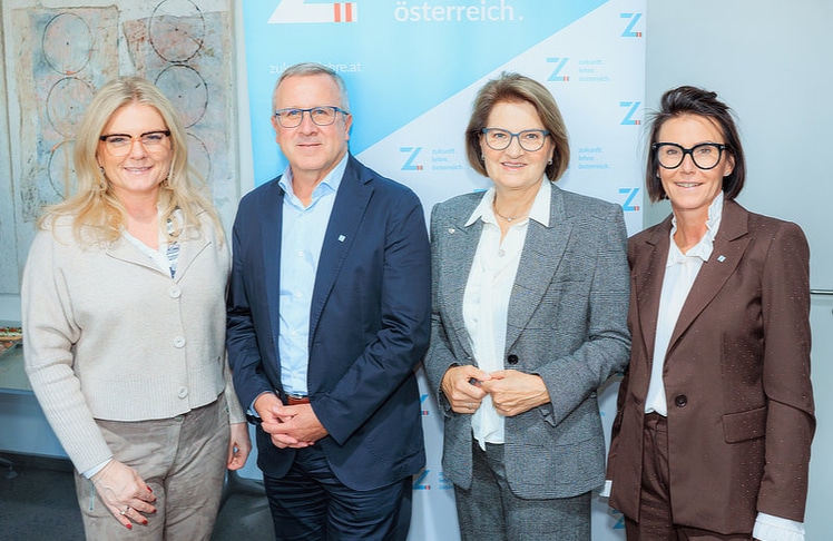 V.l.n.r.: Vizepräsidentin Monica Rintersbacher, Präsident Robert Machtlinger, Vizepräsidentin Gerti Schatzdorfer-Wölfel und Geschäftsführerin Monika Sandberger.