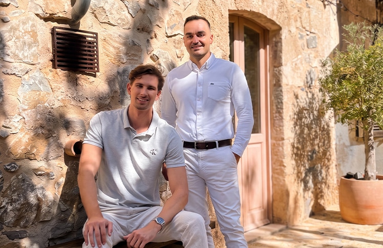 Florian Voigt und Maximilian Manzenreiter sind mit Mallorca bestens vertraut. © Marlies Muhr Immobilien