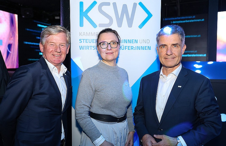 V.l.n.r.: Karl Fuchs (Berufsgruppenobmann der Wirtschaftsprüfer:innen, KSW), Catharina Pschera-Krassnig (Berufsgruppenobfrau der Steuerberater:innen, KSW) und Philipp Rath (Präsident, KSW).