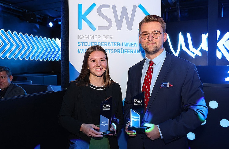 Lisa Klenner ("Rookie of the Year", Kategorie Wirtschaftsprüfung) und Leon Schwarz ("Rookie of the Year", Kategorie Steuerberatung).