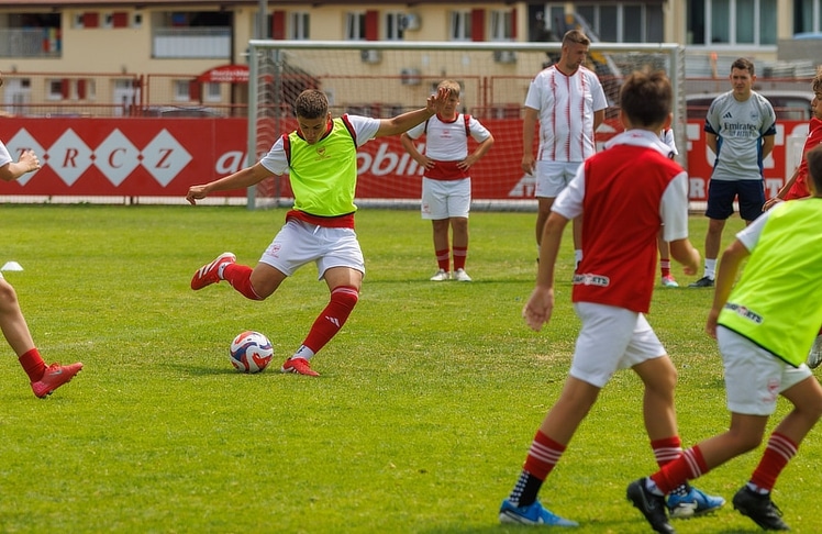 Beim Arsenal Football Camp trainieren Kinder und Jugendliche nach der Methode des Londoner Klubs. © Arsenal Football Camp 